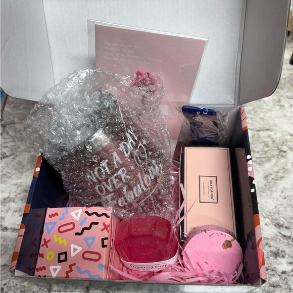 Pink Spa Gift Set - Picture 1 of 3